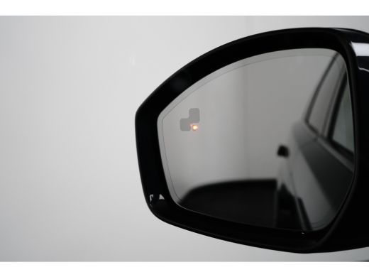 Land Rover Range Rover Velar 2.0 P400e Edition | Facelift | Alarm klasse 5 | PDC V+A en camera | Panoramadak | 20 inch LM | Ke... ActivLease financial lease