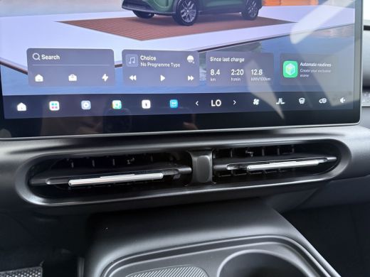 Leapmotor B03X ProMax Design 53 kWh | Achterbank in delen neerklapbaar | Airco (automatisch) | Apple Carplay/And... ActivLease financial lease