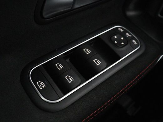 Mercedes-Benz A-Klasse 180 Business Solution AMG | Leder/alcantara | Stoelverwarming | Cruise control | Widescreen | Car... ActivLease financial lease