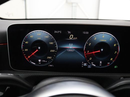 Mercedes-Benz A-Klasse 180 Business Solution AMG | Leder/alcantara | Stoelverwarming | Cruise control | Widescreen | Car... ActivLease financial lease
