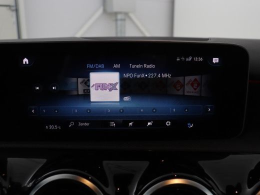 Mercedes-Benz A-Klasse 180 Business Solution AMG | Leder/alcantara | Stoelverwarming | Cruise control | Widescreen | Car... ActivLease financial lease