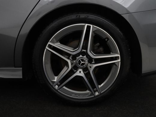 Mercedes-Benz A-Klasse 180 Business Solution AMG | Leder/alcantara | Stoelverwarming | Cruise control | Widescreen | Car... ActivLease financial lease