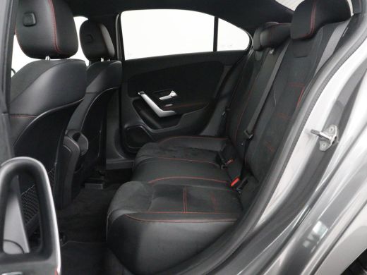 Mercedes-Benz A-Klasse 180 Business Solution AMG | Leder/alcantara | Stoelverwarming | Cruise control | Widescreen | Car... ActivLease financial lease