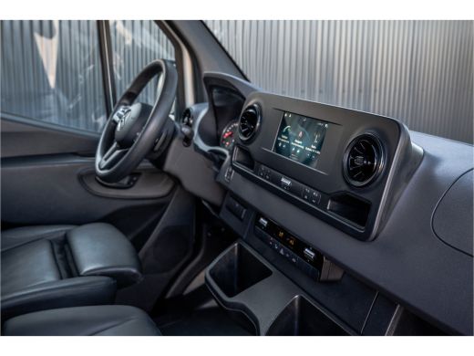 Mercedes-Benz Sprinter 516 CDI L3H2 | 7-Zits | 3.5T Trekgwicht | Automaat | Camera | Mbux | Climatronic | Trekhaak ActivLease financial lease