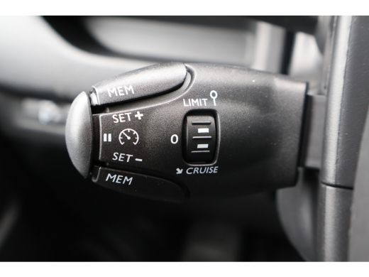Opel Vivaro-e L3 75 kWh Airco Navigatie ActivLease financial lease