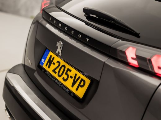 Peugeot 2008 1.2 PureTech Allure Sport 131Pk Automaat (APPLE CARPLAY, GROOT NAVI, LEDER, GETINT GLAS, SPORTSTO... ActivLease financial lease