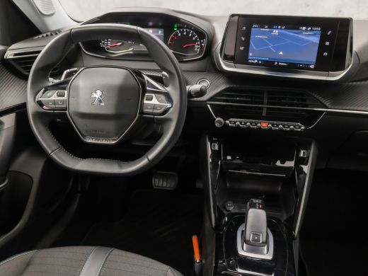 Peugeot 2008 1.2 PureTech Allure Sport 131Pk Automaat (APPLE CARPLAY, GROOT NAVI, LEDER, GETINT GLAS, SPORTSTO... ActivLease financial lease