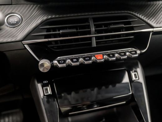 Peugeot 2008 1.2 PureTech Allure Sport 131Pk Automaat (APPLE CARPLAY, GROOT NAVI, LEDER, GETINT GLAS, SPORTSTO... ActivLease financial lease