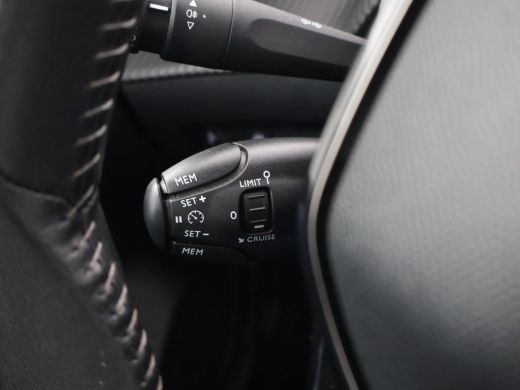 Peugeot 208 1.2 PT 102 PK + NAVIGATIE | APPLE CARPLAY | DAB+ | LED ActivLease financial lease