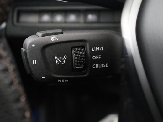 Peugeot 3008 1.6 HYbrid4 300 GT Pack Business | SOH 94,8% | Panoramadak | Leder/alcantara | Stoelverwarming | ... ActivLease financial lease
