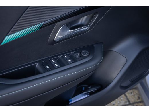 Peugeot e-208 EV Allure Pack 50 kWh | Cruise control | Achteruitrijcamera | Apple Carplay/Android Auto | Achter... ActivLease financial lease