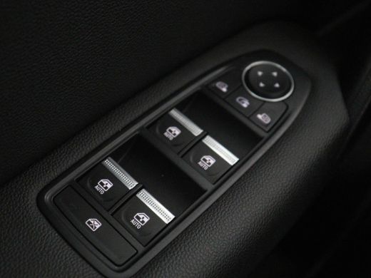 Renault Captur | Half leder | Navigatie | DAB+ | Cruise control | Lane assist | Climate Control | Virtual Displa... ActivLease financial lease
