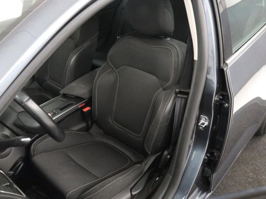 Renault M&eacute;gane Estate Estate 1.2 TCe Limited | Half leder | Stoelverwarming | Cruise control | Climate control | Naviga... ActivLease financial lease