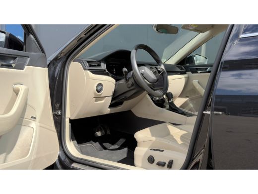 Skoda Superb 1.4 TSI 218pk iV Sportline Business | Laurin & Klement | Trekhaak | Carplay | Camera | Elektrisch... ActivLease financial lease