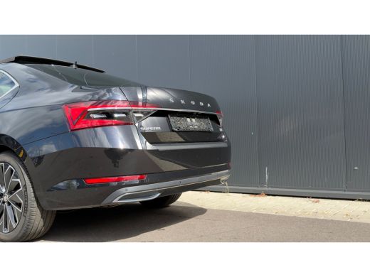 Skoda Superb 1.4 TSI 218pk iV Sportline Business | Laurin & Klement | Trekhaak | Carplay | Camera | Elektrisch... ActivLease financial lease