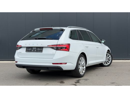Skoda Superb Combi 1.4 TSI 218pk iV Business Edition Plus | Trekhaak | Carplay | Camera | Cruise | Keyless | E... ActivLease financial lease