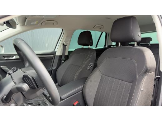 Skoda Superb Combi 1.4 TSI 218pk iV Business Edition Plus | Trekhaak | Carplay | Camera | Cruise | Keyless | E... ActivLease financial lease