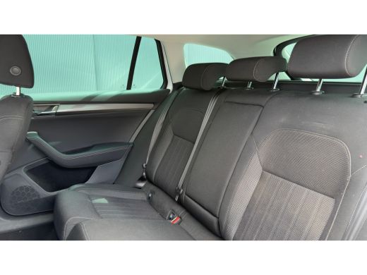 Skoda Superb Combi 1.4 TSI 218pk iV Business Edition Plus | Trekhaak | Carplay | Camera | Cruise | Keyless | E... ActivLease financial lease