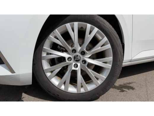 Skoda Superb Combi 1.4 TSI 218pk iV Business Edition Plus | Trekhaak | Carplay | Camera | Cruise | Keyless | E... ActivLease financial lease