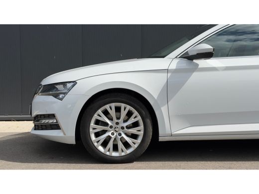 Skoda Superb Combi 1.4 TSI 218pk iV Business Edition Plus | Trekhaak | Carplay | Camera | Cruise | Keyless | E... ActivLease financial lease