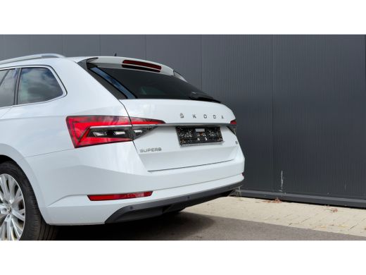 Skoda Superb Combi 1.4 TSI 218pk iV Business Edition Plus | Trekhaak | Carplay | Camera | Cruise | Keyless | E... ActivLease financial lease