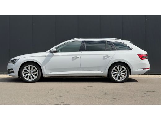 Skoda Superb Combi 1.4 TSI 218pk iV Business Edition Plus | Trekhaak | Carplay | Camera | Cruise | Keyless | E... ActivLease financial lease