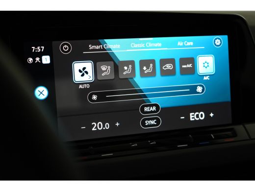 Volkswagen Golf 1.4 eHybrid 204 pk Style 6-DSG | Apple Carplay | Achteruitrijcamera | Stoelverwarming | ActivLease financial lease