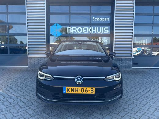 Volkswagen Golf 1.4 eHybrid 204 pk Style 6-DSG | Apple Carplay | Achteruitrijcamera | Stoelverwarming | ActivLease financial lease
