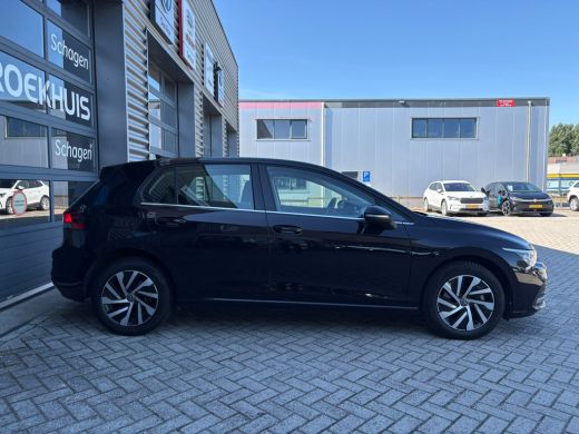 Volkswagen Golf 1.4 eHybrid 204 pk Style 6-DSG | Apple Carplay | Achteruitrijcamera | Stoelverwarming | ActivLease financial lease