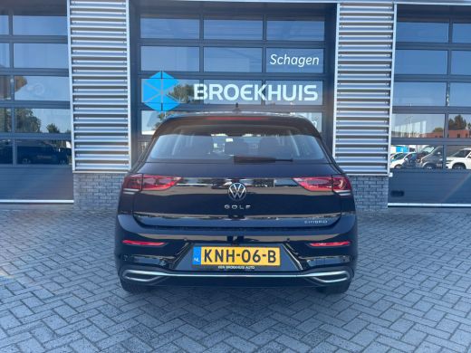 Volkswagen Golf 1.4 eHybrid 204 pk Style 6-DSG | Apple Carplay | Achteruitrijcamera | Stoelverwarming | ActivLease financial lease