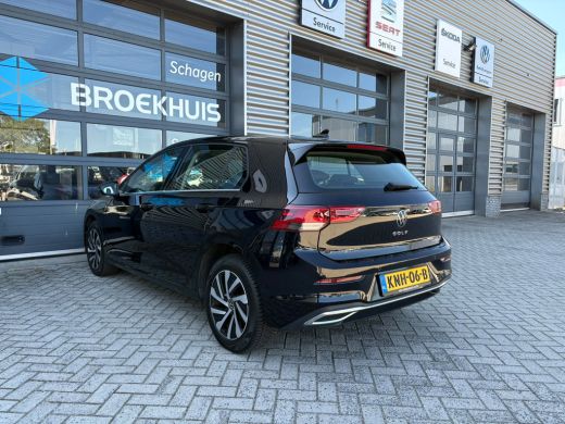 Volkswagen Golf 1.4 eHybrid 204 pk Style 6-DSG | Apple Carplay | Achteruitrijcamera | Stoelverwarming | ActivLease financial lease