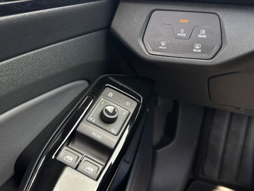 Volkswagen ID.4 Pure 52 kWh 170pk NAVI/PDC/CARPLAY ActivLease financial lease