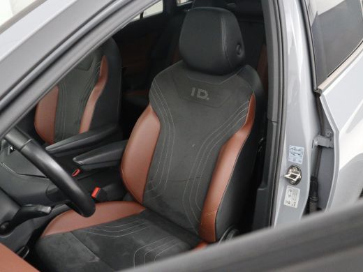 Volkswagen ID.4 | SOH 91,3% | Panoramadak | Leder/alcantara | Stuur/stoel verwarming | Sfeerverlichting | Carplay... ActivLease financial lease