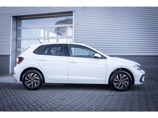 Volkswagen Polo Life Edition | 'App-Connect' smartphone integratie | Achteruitrijcamera (Rear View) | Automatisch... ActivLease financial lease