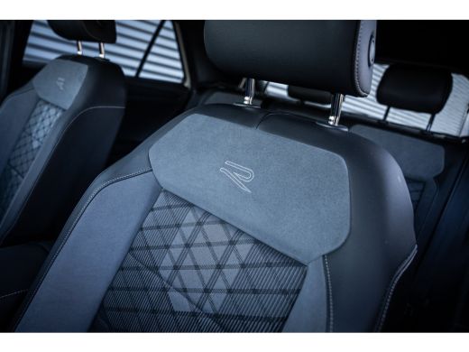 Volkswagen T-Roc R-Line | 'App-Connect' draadloze smartphone integratie | Airconditioning automatisch, 2-zone (Cli... ActivLease financial lease