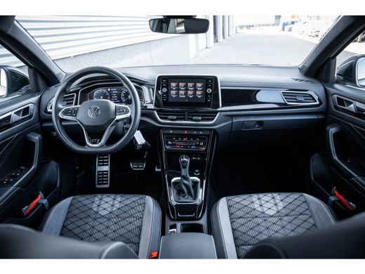 Volkswagen T-Roc R-Line | 'App-Connect' draadloze smartphone integratie | Airconditioning automatisch, 2-zone (Cli... ActivLease financial lease