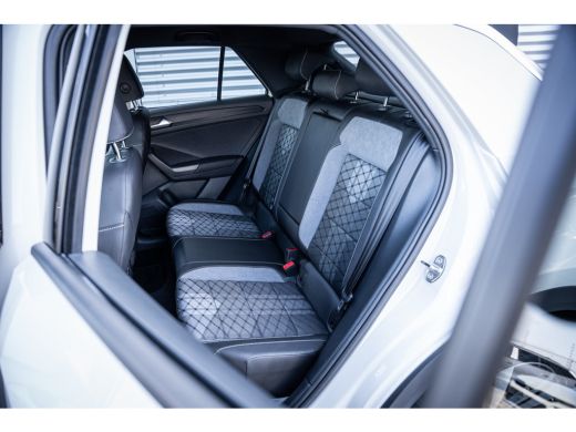 Volkswagen T-Roc R-Line | 'App-Connect' draadloze smartphone integratie | Airconditioning automatisch, 2-zone (Cli... ActivLease financial lease
