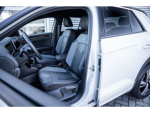 Volkswagen T-Roc R-Line | 'App-Connect' draadloze smartphone integratie | Airconditioning automatisch, 2-zone (Cli... ActivLease financial lease