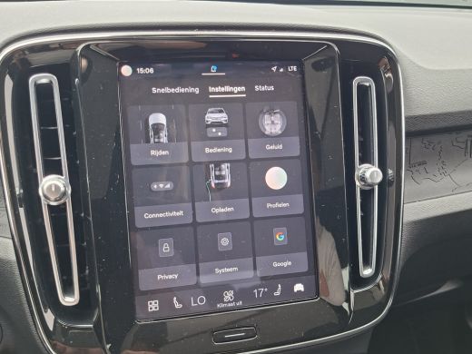 Volvo  C40 SOH 90% Core 69 kWh Carplay Pano Elek.Trekhaak Camera Orig.NL Voll.Onderhouden! ActivLease financial lease