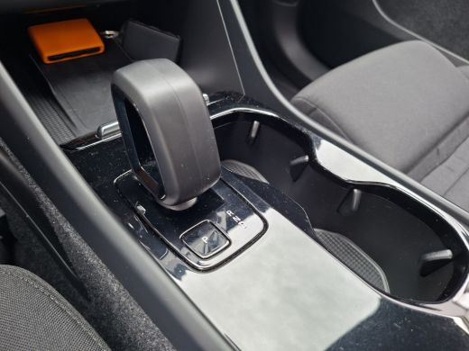 Volvo  C40 SOH 90% Core 69 kWh Carplay Pano Elek.Trekhaak Camera Orig.NL Voll.Onderhouden! ActivLease financial lease