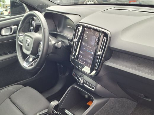 Volvo  C40 SOH 90% Core 69 kWh Carplay Pano Elek.Trekhaak Camera Orig.NL Voll.Onderhouden! ActivLease financial lease