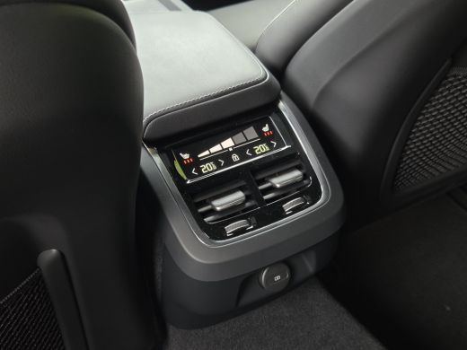 Volvo  S60 2.0 B5 AWD R-Design | Panoramadak | Head-up | Harman/Kardon | Pilot Assist ActivLease financial lease