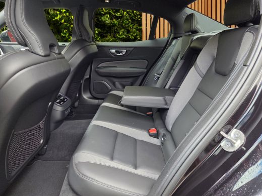 Volvo  S60 2.0 B5 AWD R-Design | Panoramadak | Head-up | Harman/Kardon | Pilot Assist ActivLease financial lease