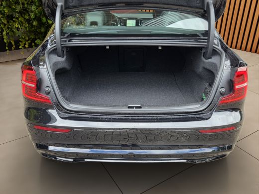Volvo  S60 2.0 B5 AWD R-Design | Panoramadak | Head-up | Harman/Kardon | Pilot Assist ActivLease financial lease
