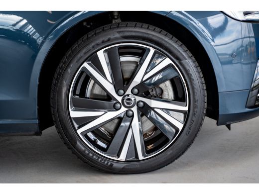 Volvo  V90 T6 350PK AWD Plus Dark | 360&deg; | Panoramadak | 19" | Power Seats | HK Audio | Climate Pack ActivLease financial lease