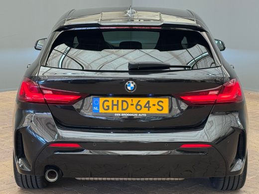 BMW 1 Serie 118i M-Pakket | 19 Inch velgen | Sportstoelen | Cruise | Parkeersensoren | | Cruise control | Key... ActivLease financial lease
