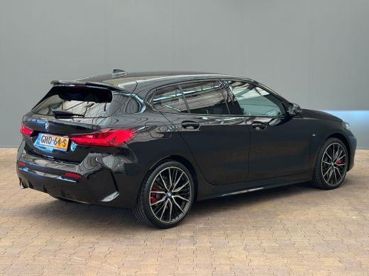BMW 1 Serie 118i M-Pakket | 19 Inch velgen | Sportstoelen | Cruise | Parkeersensoren | | Cruise control | Key... ActivLease financial lease