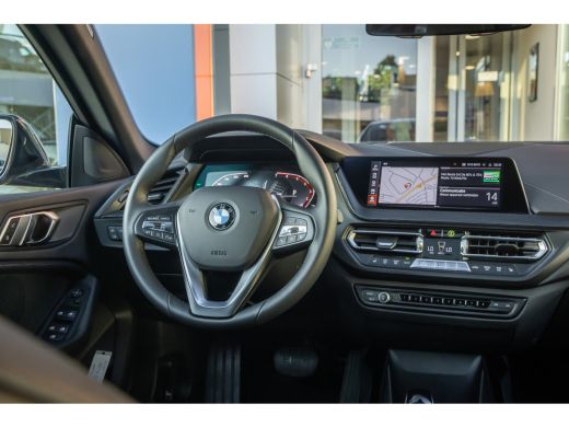 BMW 2 Serie Gran Coup&eacute; 218i Business Edition | Pano | Camera | Stuur+stoel verwarming | Apple Carplay/Android... ActivLease financial lease
