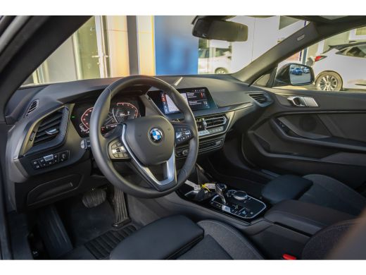BMW 2 Serie Gran Coup&eacute; 218i Business Edition | Pano | Camera | Stuur+stoel verwarming | Apple Carplay/Android... ActivLease financial lease