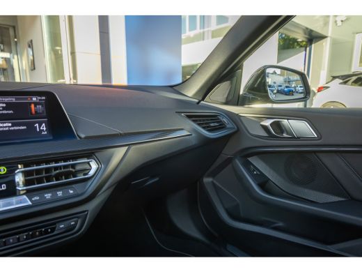 BMW 2 Serie Gran Coup&eacute; 218i Business Edition | Pano | Camera | Stuur+stoel verwarming | Apple Carplay/Android... ActivLease financial lease